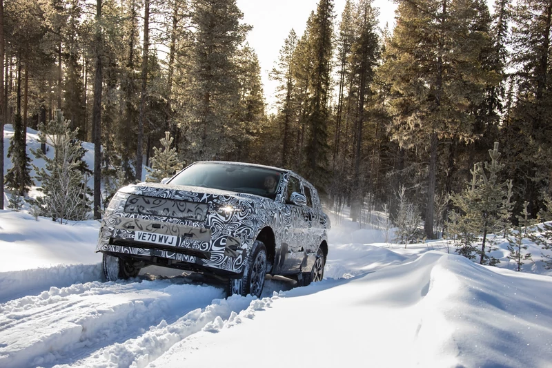 Range Rover Sport przeszedł także testy w niskich temperaturach. Układ elektryczny auta musi przetrwać taką próbę celująco, aby auto trafiło do seryjnej produkcji.