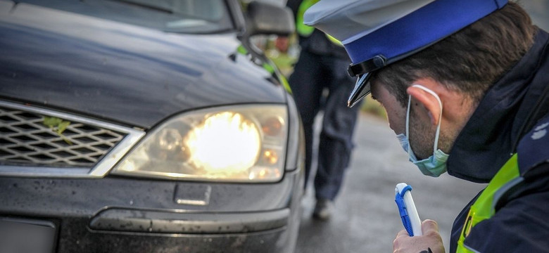 Takie światła w aucie to wysoki mandat! Ruszają kontrole, stracisz też dowód rejestracyjny