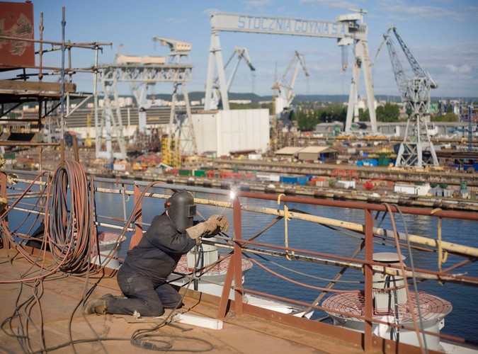 Rozpoczęcie działalności stoczni datuje się na 1922 rok