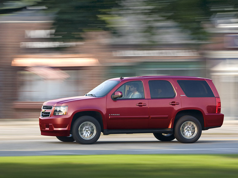 Chevrolet Tahoe zielonym samochodem roku 2008