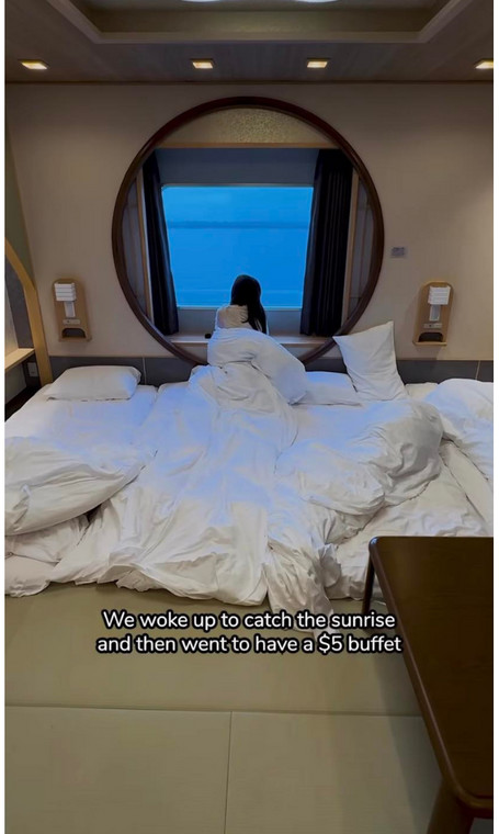 Sypialnia na pokładzie Sunflower Murasaki