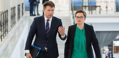 Petru obalą kobiety? W Nowoczesnej biorą się za łby, wojna o władzę i pieniądze