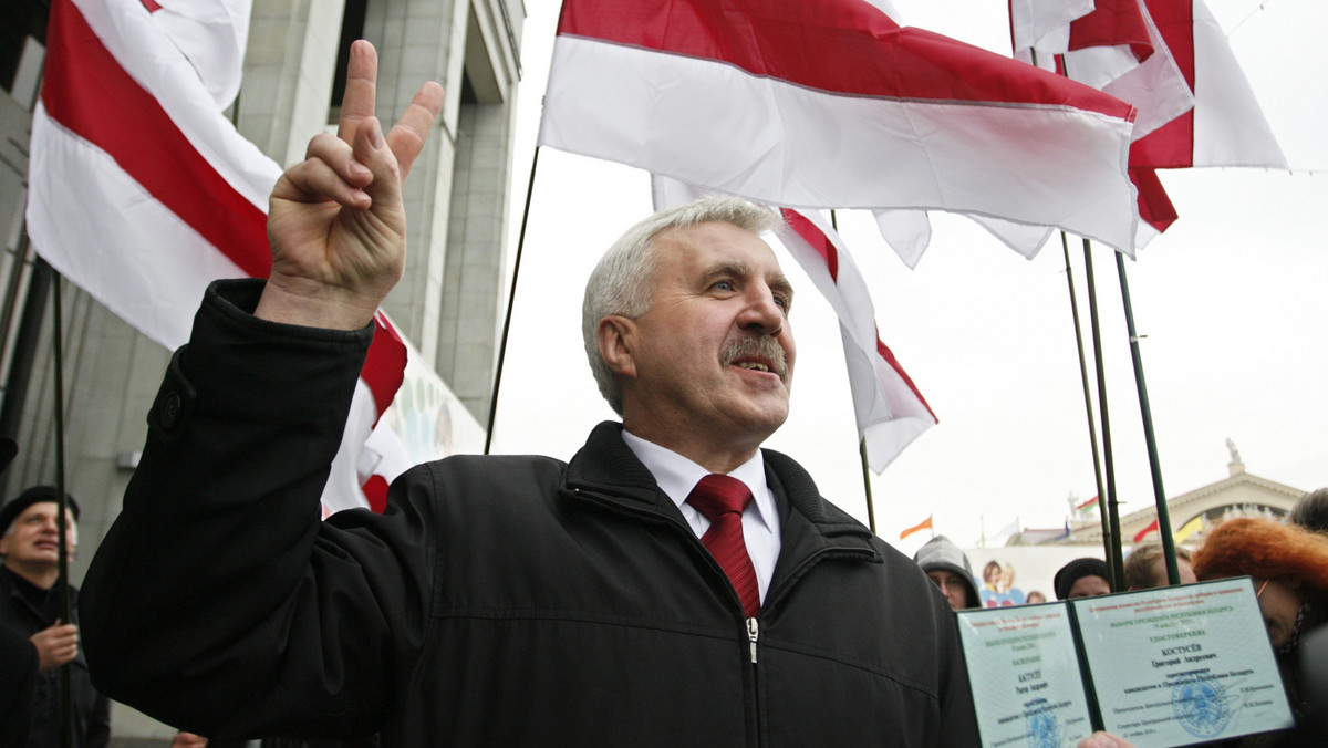 Prasa białoruska komentuje rejestrację 10 kandydatów na prezydenta w wyborach 19 grudnia, w gazetach niezależnych i opozycyjnych pojawiają się głosy krytyki wobec opozycyjnych polityków, których w wyborach wystartuje aż siedmiu.