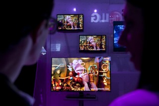 Sklepy kuszą promocjami: Ceny telewizorów spadają na zimę