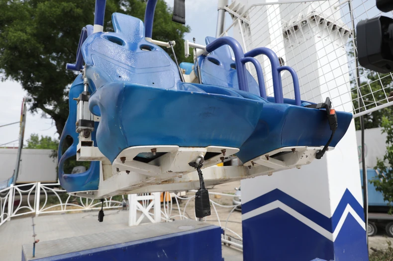 Sprava u luna parku u Inđiji sa koje je pala devojčica 