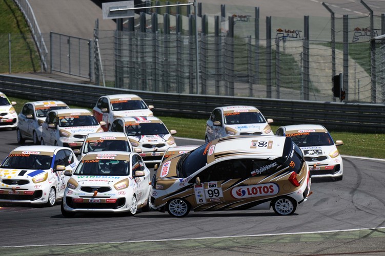 Kia Lotos Race