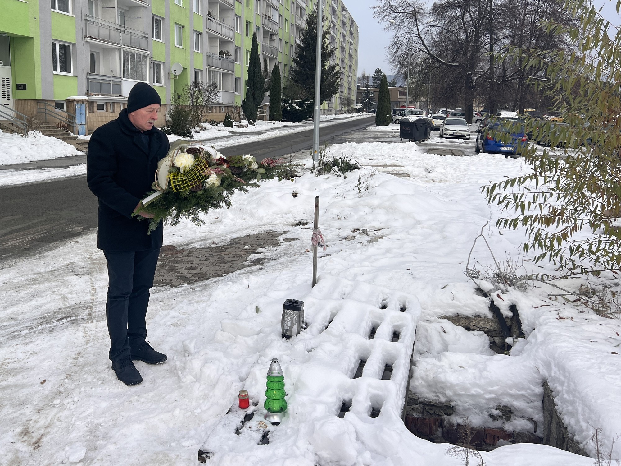 Bývalí obyvatelia bytovky na Mukačevskej ulici v Prešove si pripomenuli tragédiu.