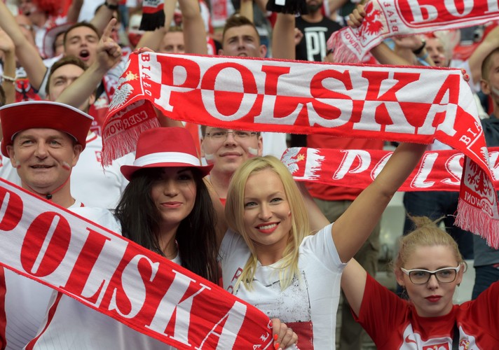 Tak polscy kibice wspierali kadrę Nawałki na Stade de France. Brawo Wy!