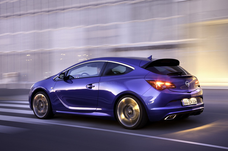 Nowy Opel Astra OPC w Genewie