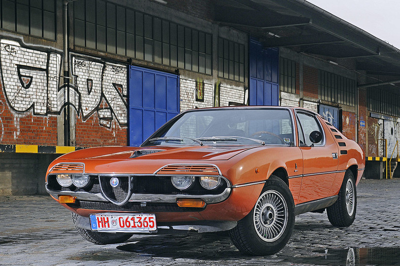 Alfa Romeo Montreal