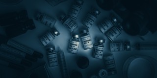 Skąd biorą się zakrzepy po szczepionkach wektorowych przeciw COVID-19?