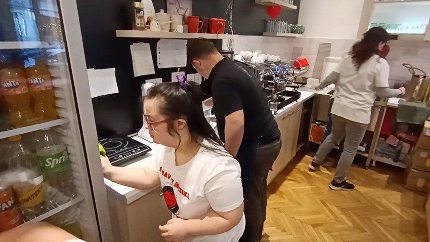 Vredna ekipa deli poslove u "Zvucima srca" uz podršku koordinatorke