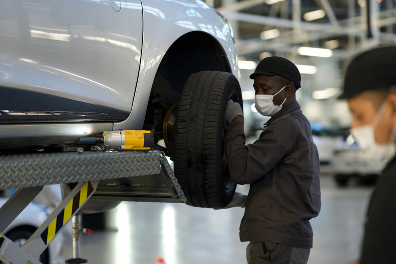 Fabryka samochodów używanych — Renault Factory VO i Refactory