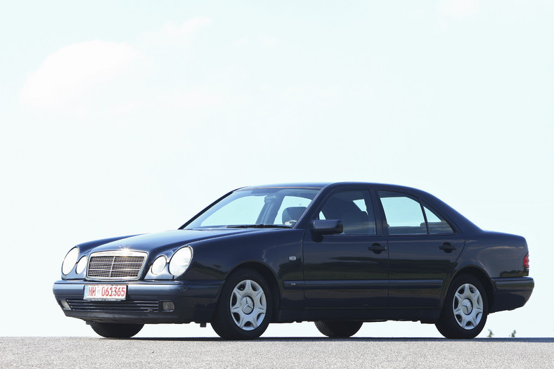 Mercedes E 220 D (W210)