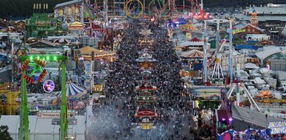 Wypadek na Oktoberfest. Zderzenie wagoników pełnych ludzi. Są ranni!