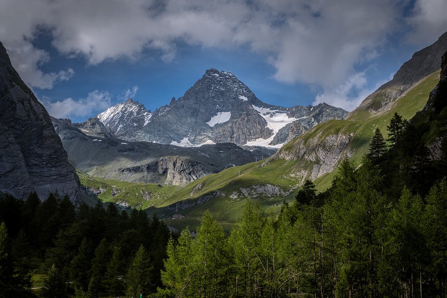 Widok na Grossglockner z doliny Ködnitztal.