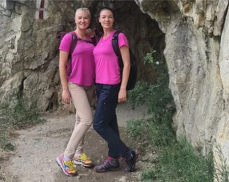 Sanja Kužet sa sestrom