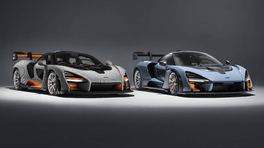 McLaren Senna z klocków lego obok prawdziwego samochodu