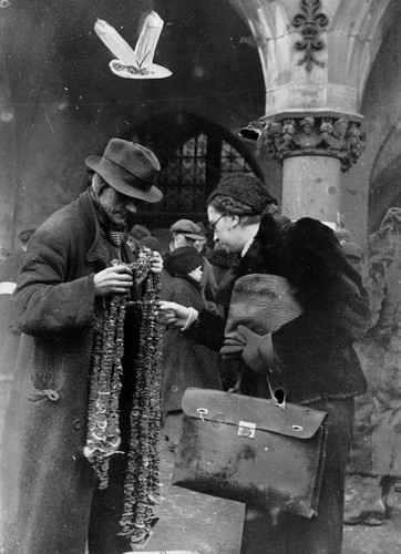 Gdyby mieszkańcy miast polegali wyłącznie na przydziałach kartkowych, nie byliby w stanie przetrwać wojny