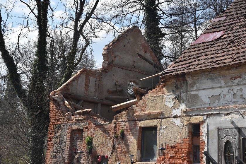 Dom pani Agnieszki musi zostać rozebrany. 