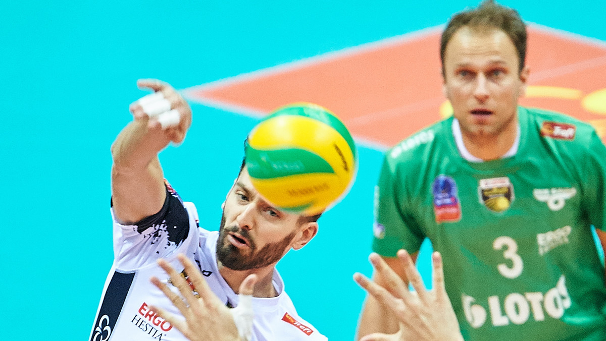 Tylko w trzecim secie wygranego 3:0 (25:19, 25:17, 25:23) meczu grupy F Ligi Mistrzów siatkarze Lotosu Trefl natrafili na większy opór ACH Volley Lublana. - Straciliśmy wtedy koncentrację - przyznał kapitan gdańskiego zespołu Bartosz Gawryszewski.