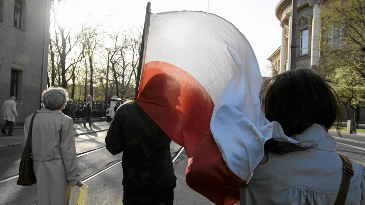 Udziałem w mszach świętych za ojczyznę, koncertach patriotycznych i uroczystych przemarszach ulicami miast mieszkańcy województwa lubuskiego uczcili 93. rocznicę odzyskania przez Polskę niepodległości. Wojewódzkie obchody odbyły się w Zielonej Górze.