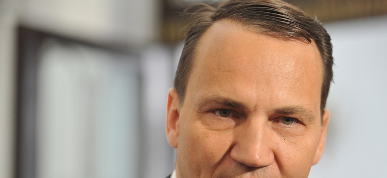 Rosja instaluje rakiety na granicy z Poską? Sikorski uspokaja