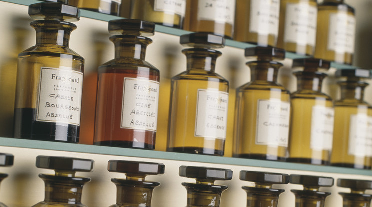 A franciaországi Grasse a parfümkészítés fellegvára. Az egyik legjelentősebb gyár a Fragonard, amelynek bemutatóterme egyben múzeum is / Fotó: Getty Images