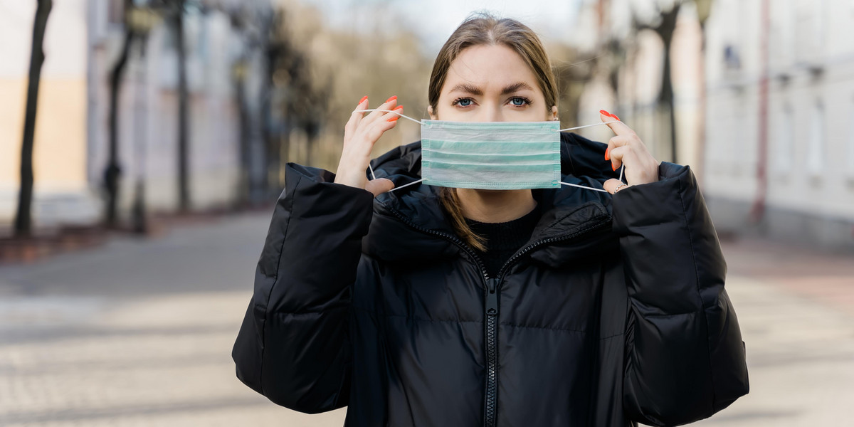 Projekt ustawy przewiduje, że mandat za nieprzestrzeganie obostrzeń epidemicznych mógłby wynosić do 1000 zł.