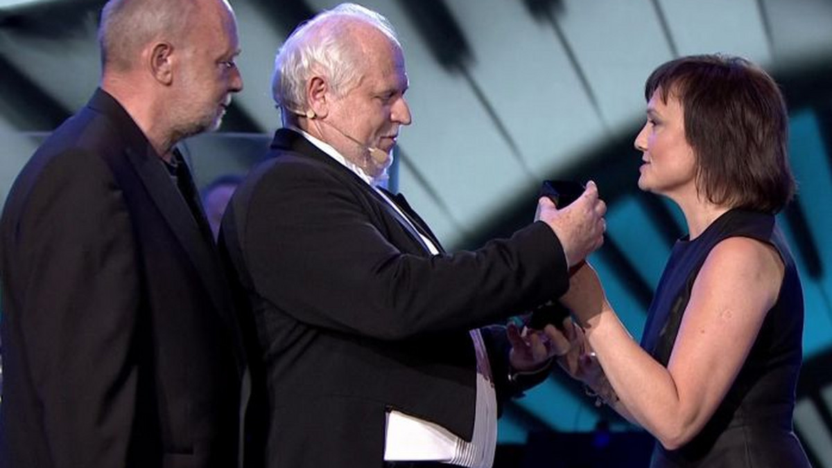 Waldemar Malicki i Filharmonia Dowcipu zostali laureatami nagrody TVP Polonia „Artysta bez granic”. Muzycy odebrali statuetkę z rąk dyrektor TVP Polonia Magdaleny Tadeusiak-Mikołajczak podczas trzeciego dnia Festiwalu opolskiego.