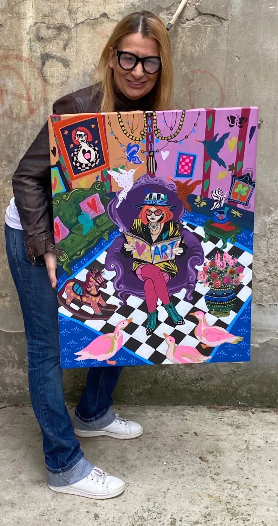 Umetnica Ljudmila Tomić sa svojim radom