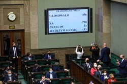 Tak partie głosowały ws. Funduszu Odbudowy. Kto za? Kto przeciw? Kto się wstrzymał?