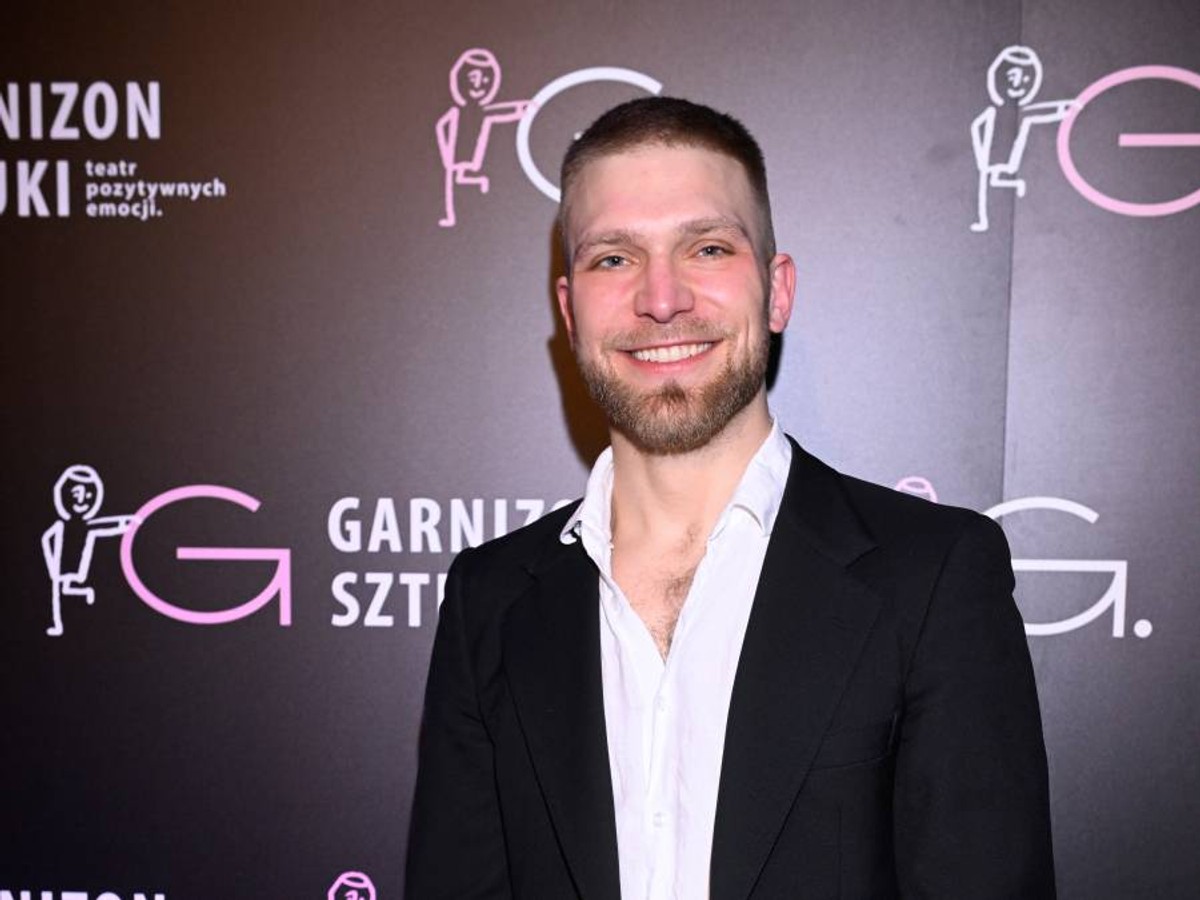 Piotr Witkowski w "Idź przodem, bracie" gra Oskara Gwiazdę. To nowa polska produkcja Netflixa