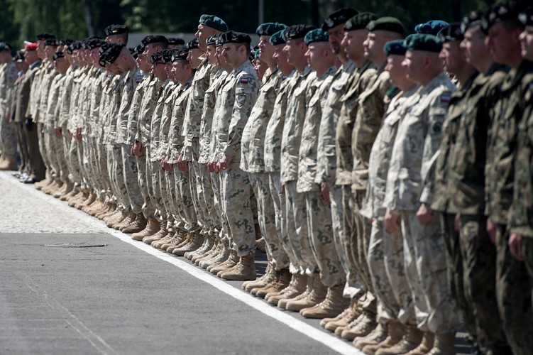 Uroczystości powitania XIV zmiany PKW Afganistan w 10. Brygadzie Kawalerii Pancernej w Świętoszowie