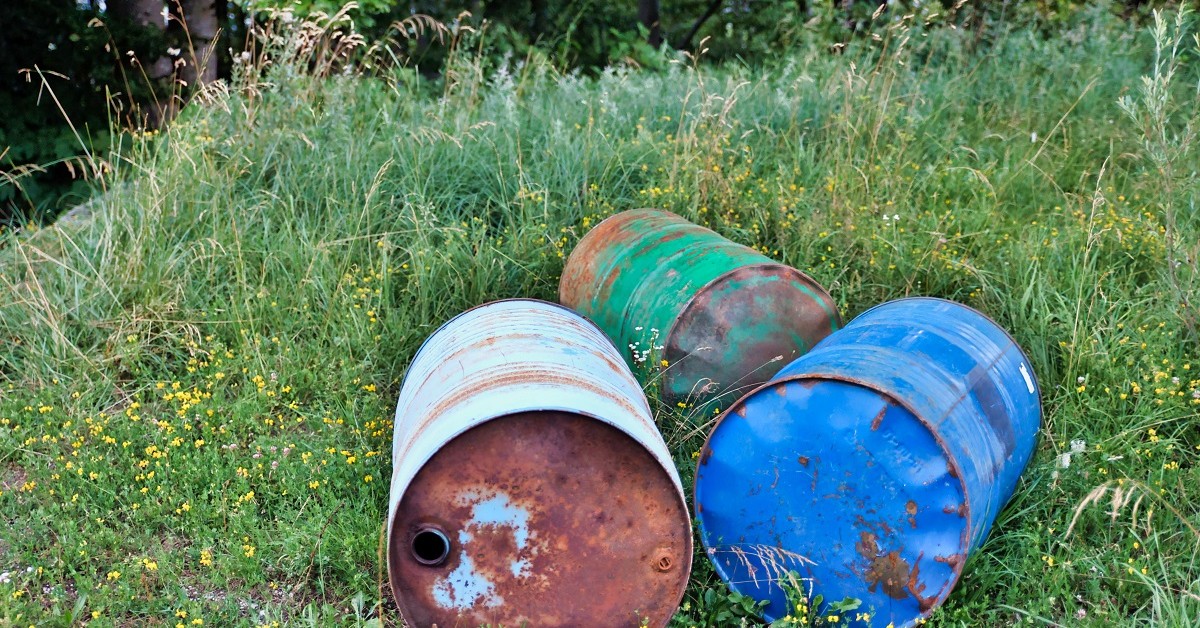 Najwięcej dzikich wysypisk śmieci w Polsce od lat. To nie odpady komunalne są największym problemem