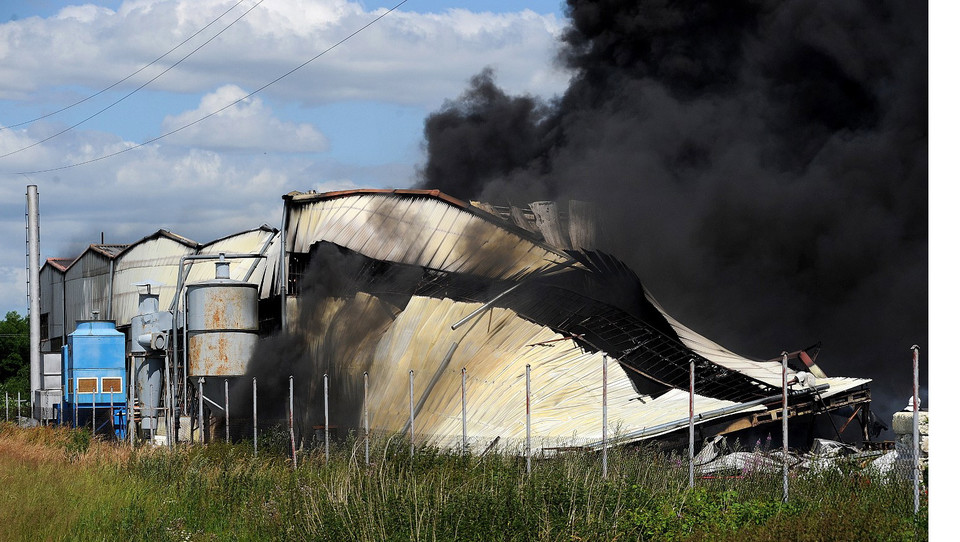 WEŁTYŃ POŻAR FABRYKI STYROPIANU