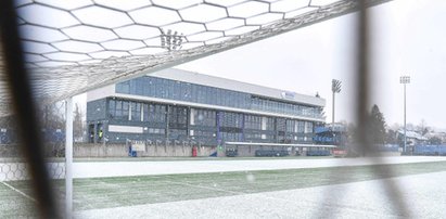 Wyremontowali stadion, ale nie zamontowali trybun. Kolejny klub zniknie z piłkarskiej mapy?