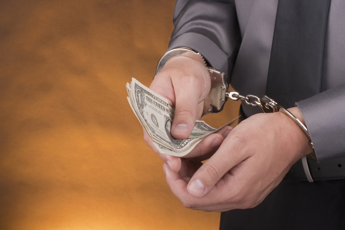 W czerwcu Peter Madoff przyznał się do współwiny w przestępstwach brata i zgodził się na wynegocjowaną przez prawników karę 10 lat więzienia.