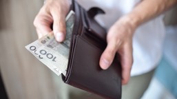 pensja profesora wzrośnie do 9 650 zł. resort nauki pokazuje projekt n