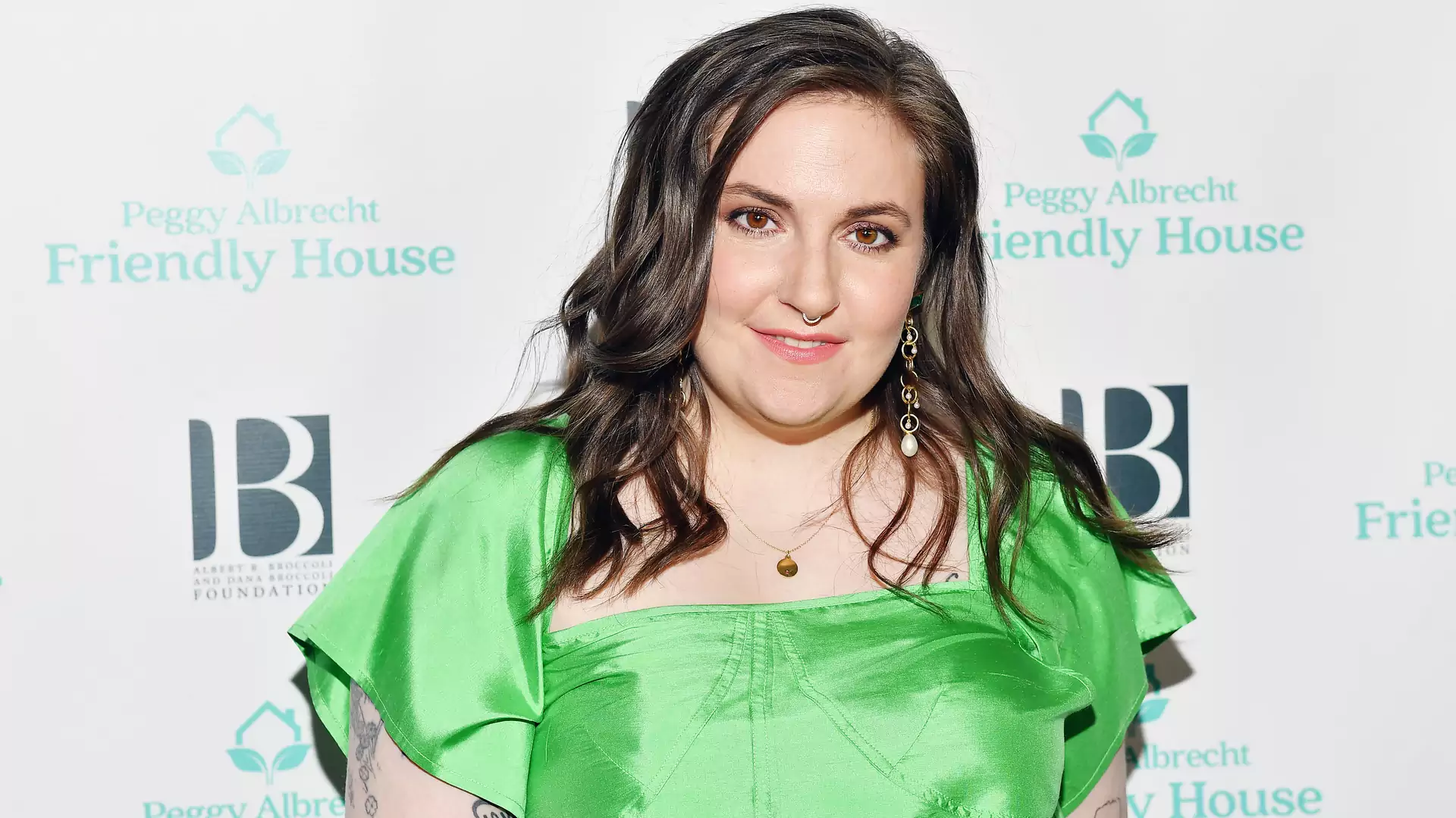 Lena Dunham w kostiumie kąpielowym z ciałopozytywnym przekazem na Instagramie