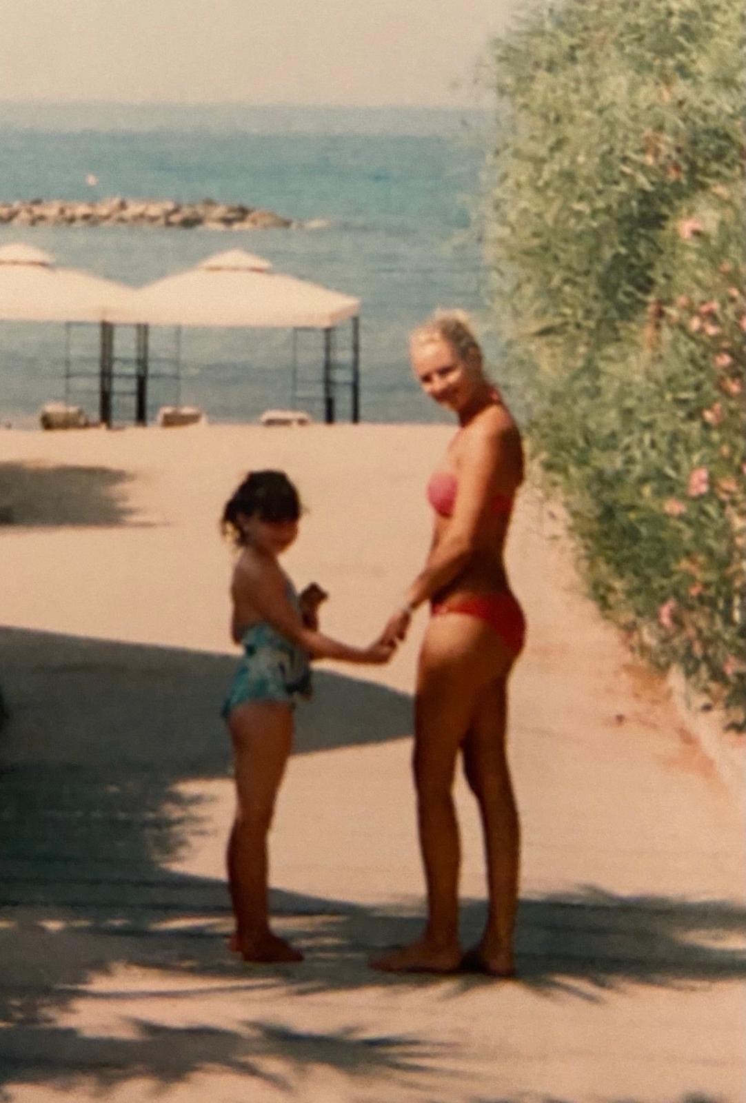 Rebecca Kibble (47) za pár minút úplne ochrnula.