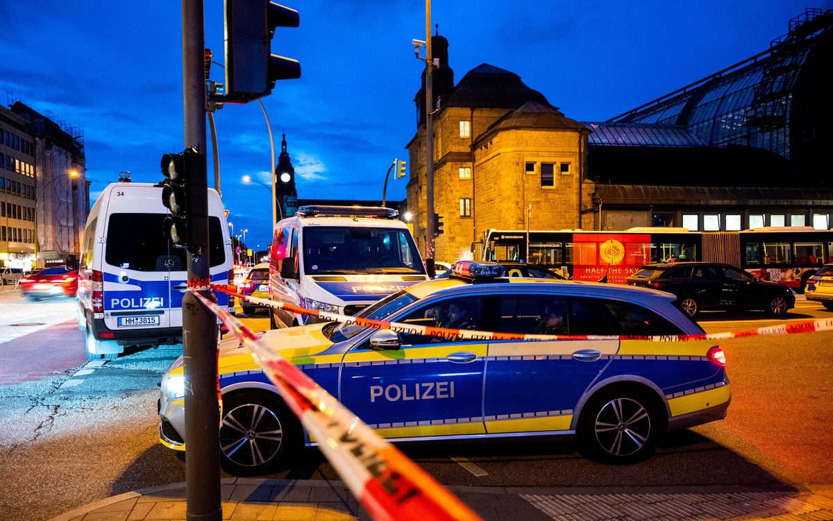 Po ataku na dworcu w Hamburgu policja zatrzymała 39-letnią kobietę.