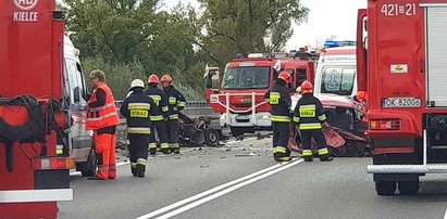 Koszmar pod Kędzierzynem-Koźlem. Auto rozerwane na pół!