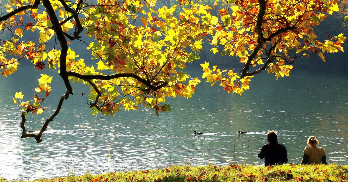 Pogoda dziś podzieli Polskę. W jednym regionie wciąż czuć lato, a w drugim weszła jesień