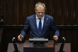 Donald Tusk w politycznym czyśćcu. Brytyjskie media piszą o wotum zaufania dla rządu