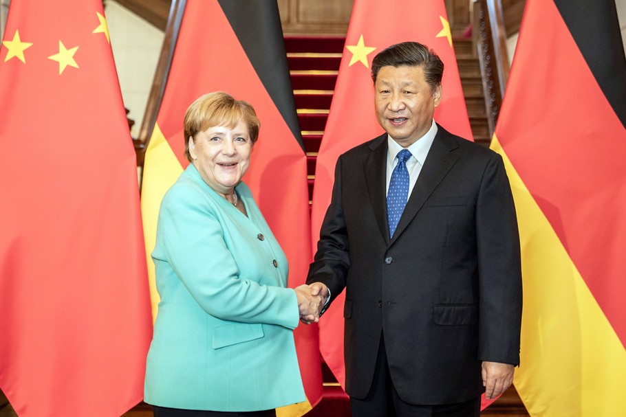 Niemiecka kanclerz Angela Merkel podczas spotkania z przywódcą komunistycznych Chin Xi Jinpingiem, Pekin, wrzesień 2019