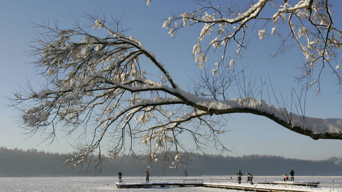 Jezioro Kortowskie w Olsztynie jako pierwsze w Polsce zostanie włączone do globalnego systemu monitoringu GLEON, który śledzi wpływ zmian klimatycznych na jakość wód powierzchniowych - poinformowali naukowcy z Uniwersytetu Warmińsko-Mazurskiego.