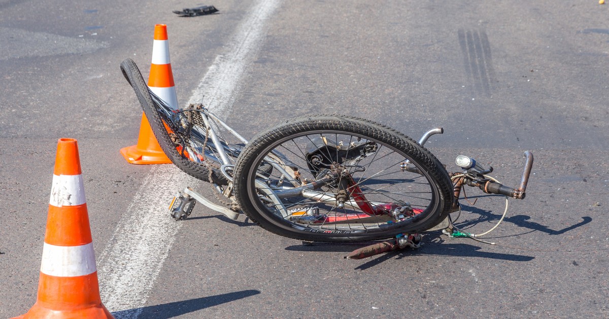 Dramat na lokalnej drodze. 19-latek potrącił rowerzystę