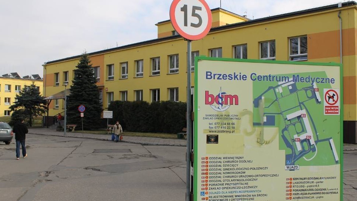 Chodzi o jeden z budynków Brzeskiego Centrum Medycznego. Neurologia i psychiatria będą musiały się przenieść do głównego kompleksu.Starostwo Powiatowe w Brzegu ogłosiło właśnie przetarg na sprzedaż budynku, połączoną z leasingiem.