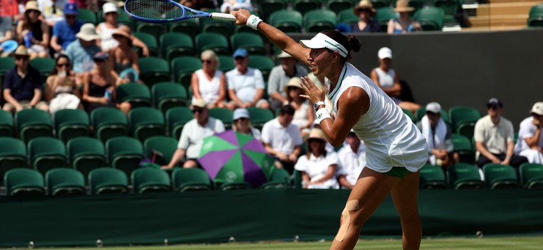 Trzecia tenisistka rankingu WTA odpadła w 1. rundzie Wimbledonu. W sobotę pokonała Świątek